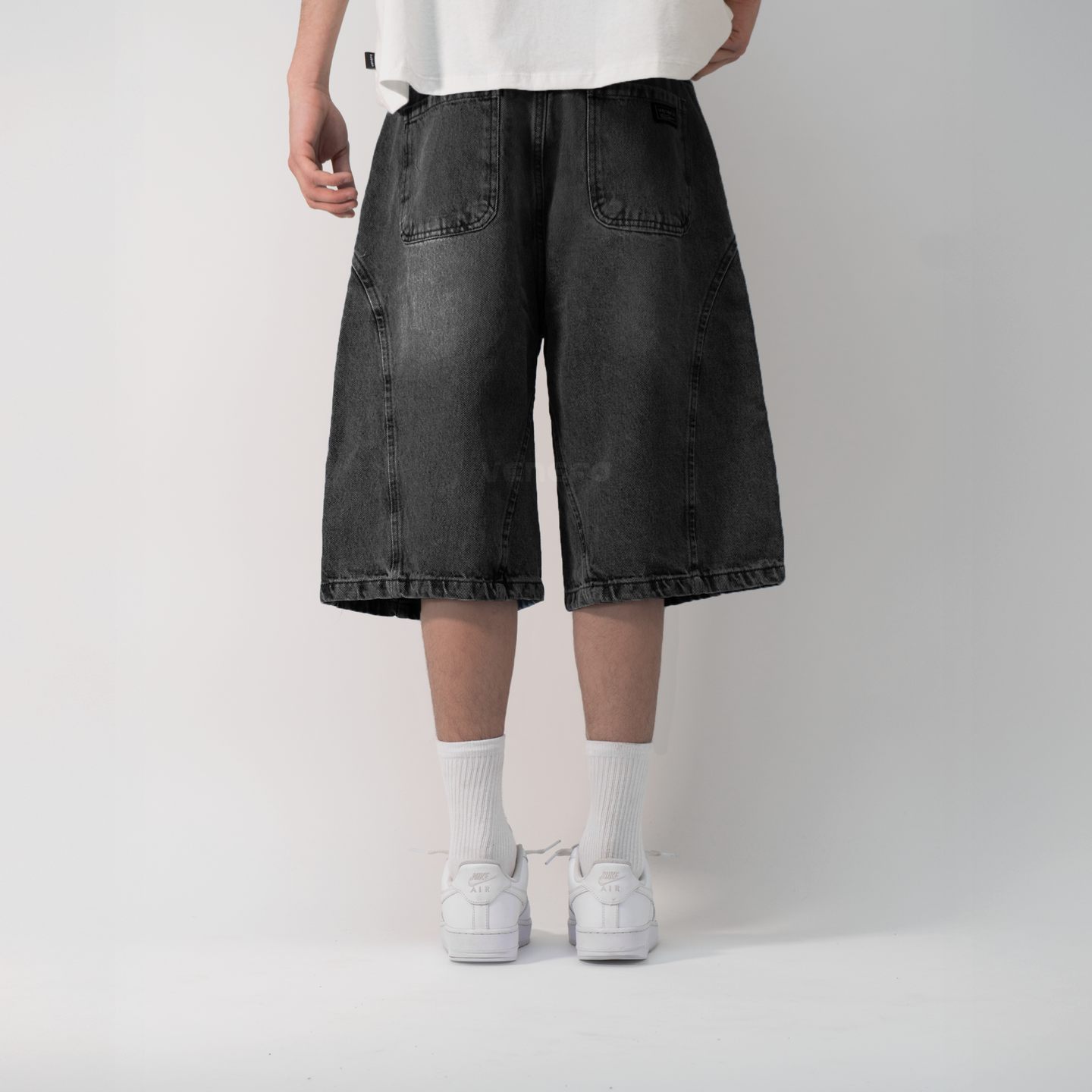 Bermuda Baggy Negra XVIII