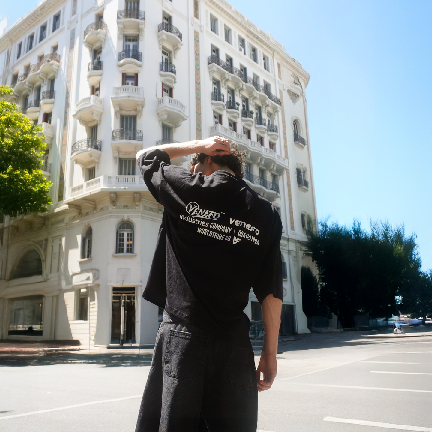 Remera VC Industries (Oversize) (Negra)