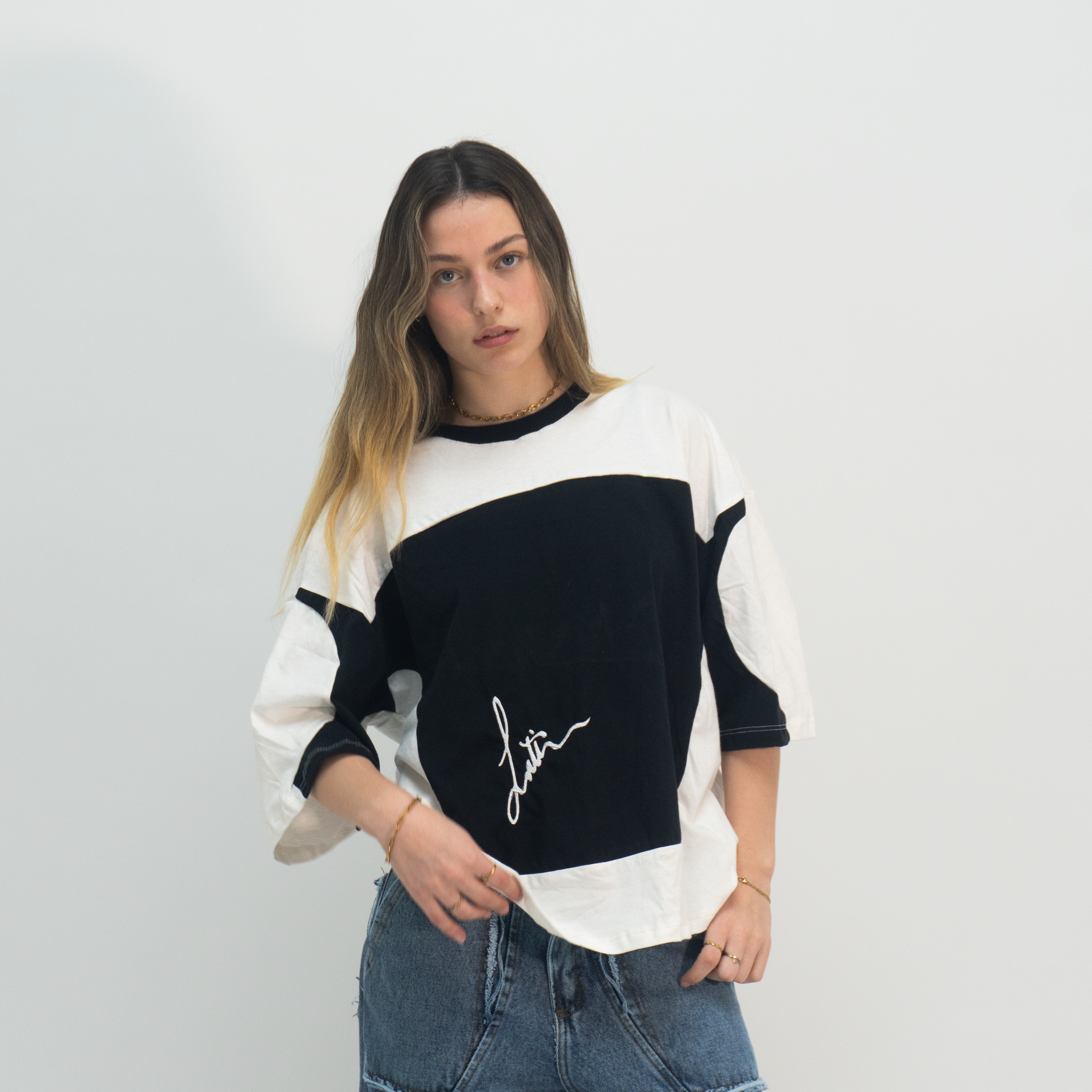 Remera Dual B&N (Bordado) (Oversize)