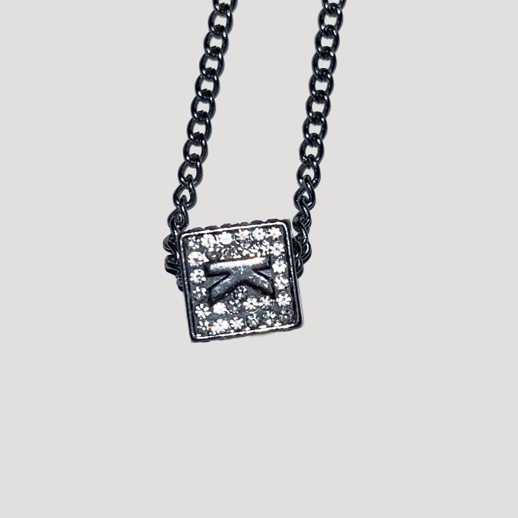 Collar de Acero Brillante