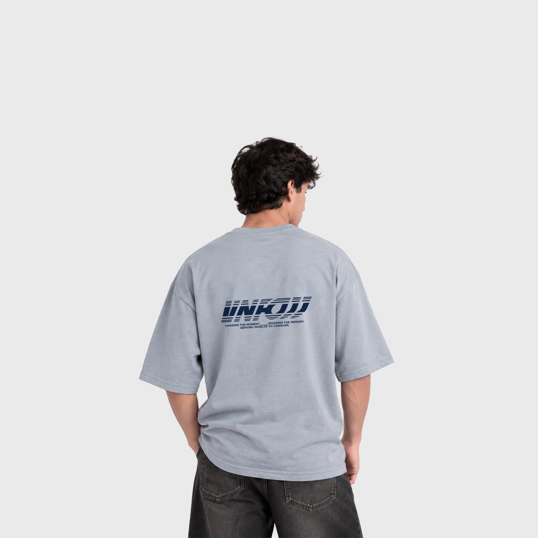 Remera Chasing The Moment (Celeste)