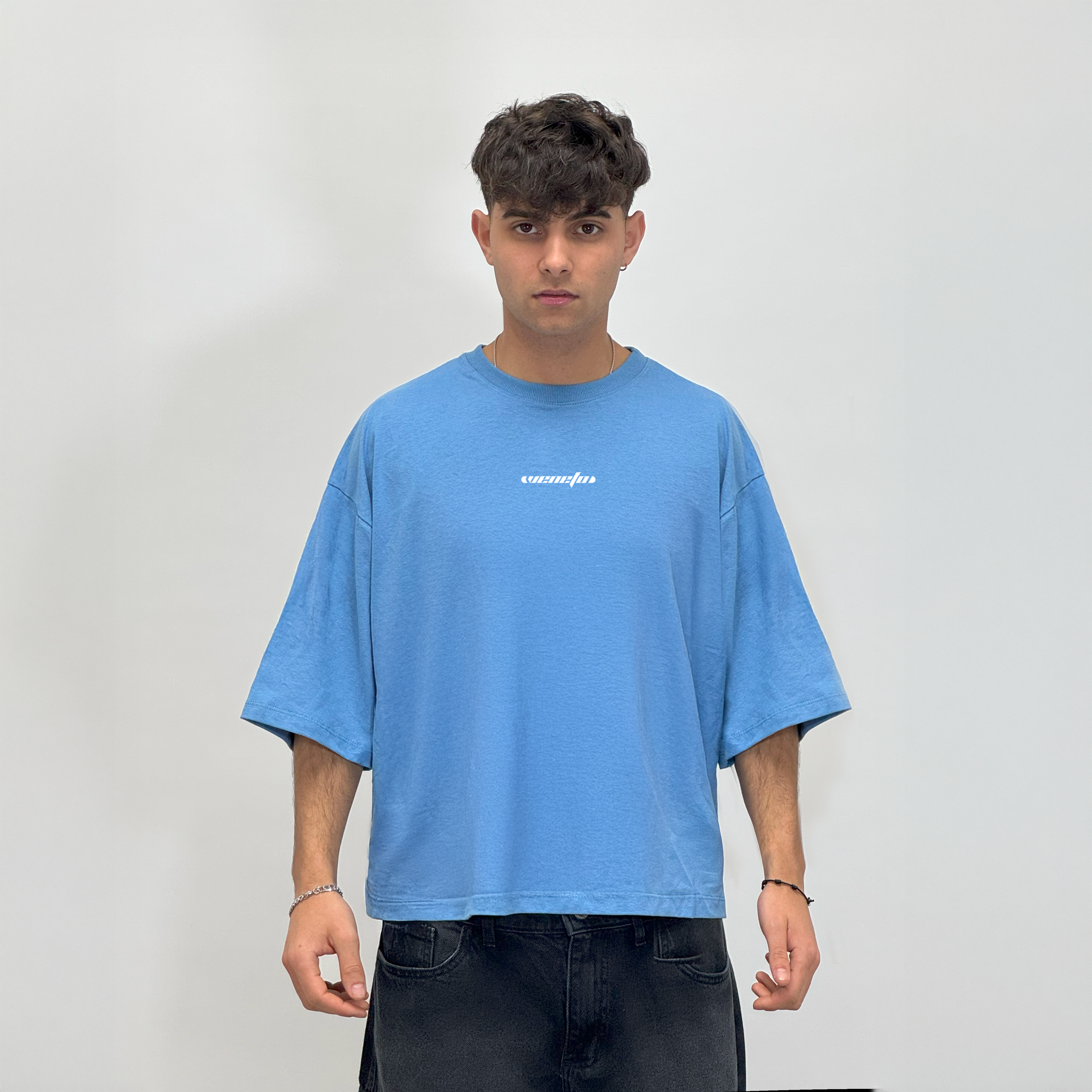 Remera V-COM (Boxy Fit)