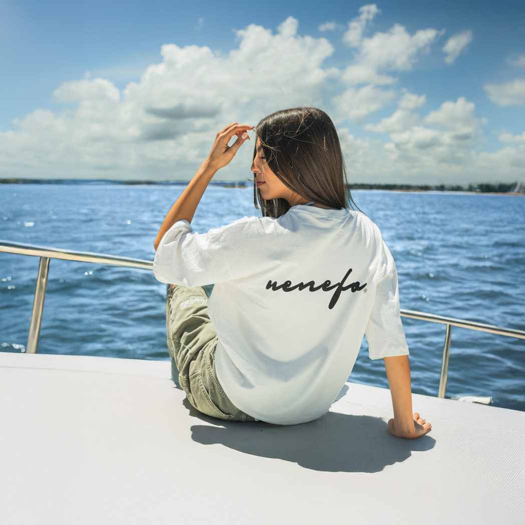 Remera Cursive (Oversize) (Blanca)