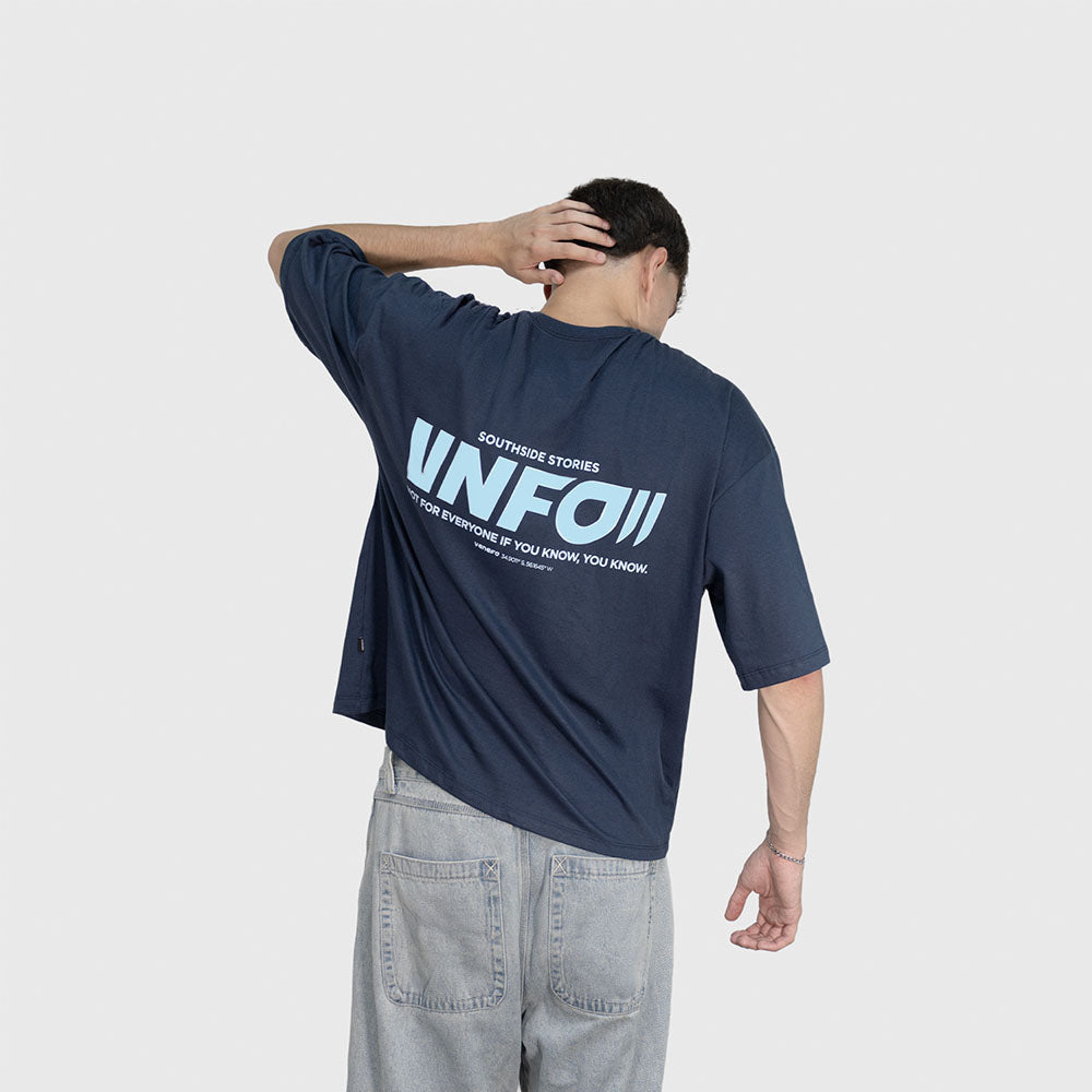 Remera azul oversize de algodón con estampa