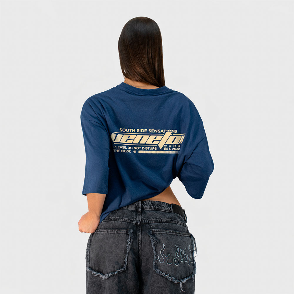 Remera azul oversize de algodón con estampa