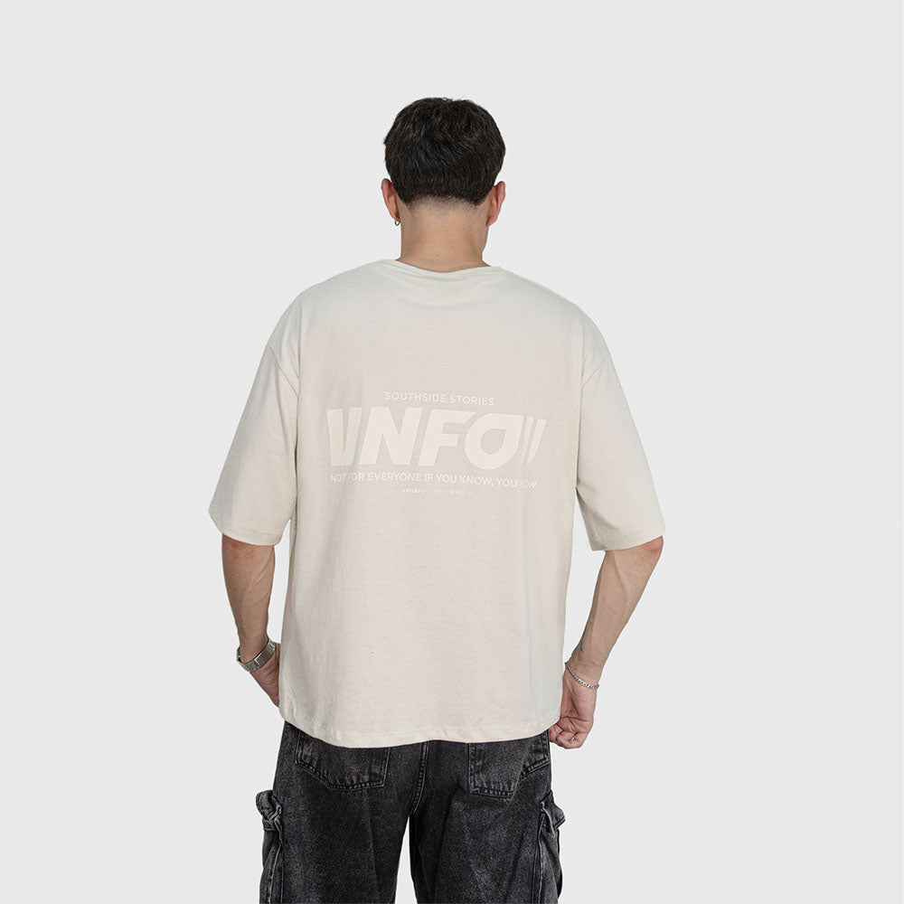 Remera beige oversize de algodón con estampa