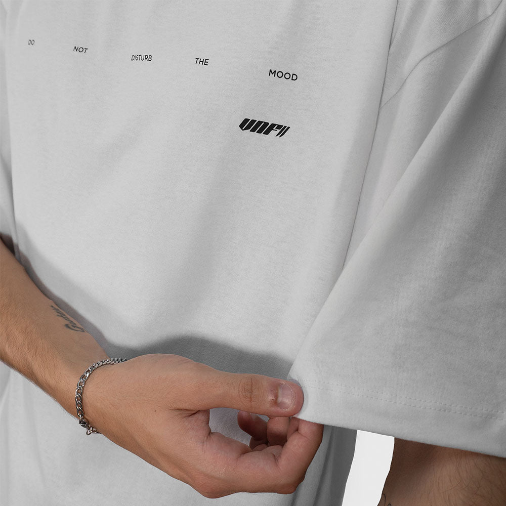 Remera blanca oversize de algodón con estampa