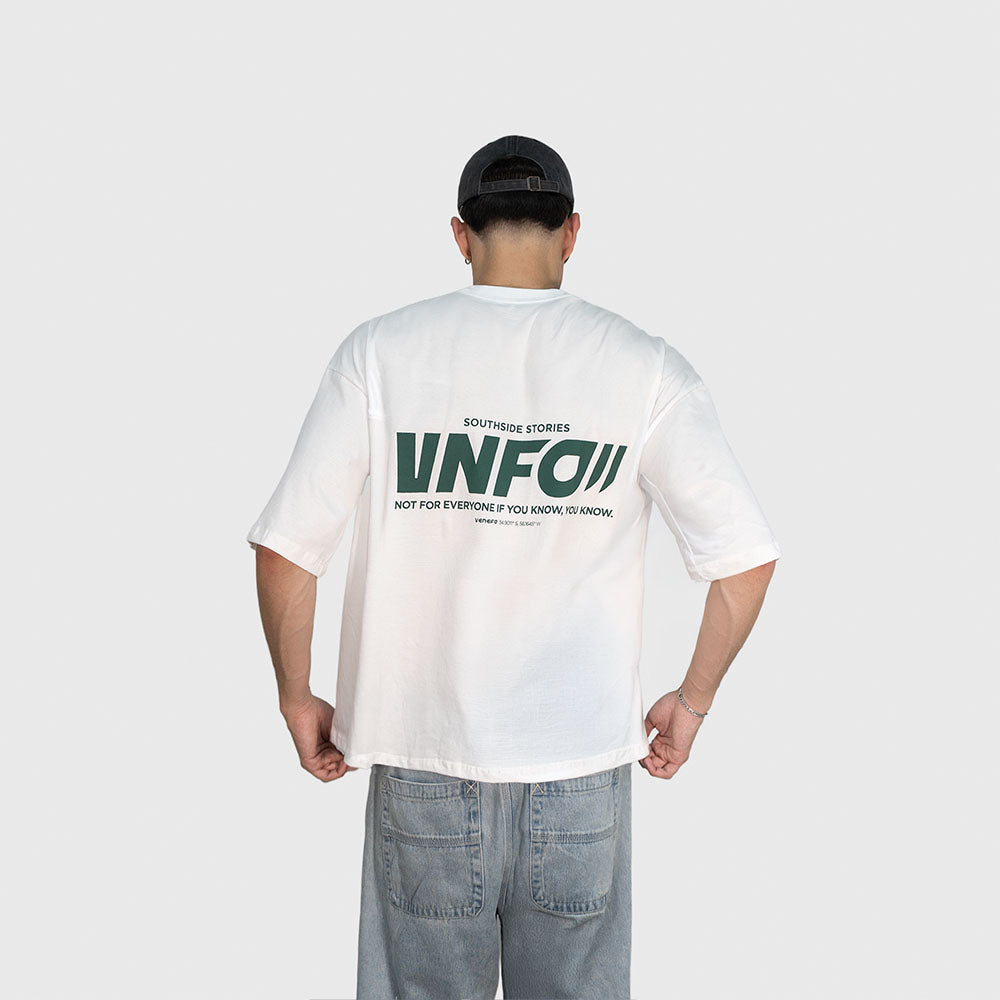 Remera blanca oversize de algodón con estampa