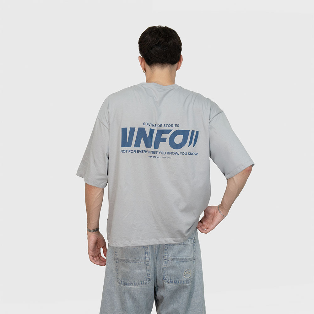 Remera gris oversize de algodón con estampa