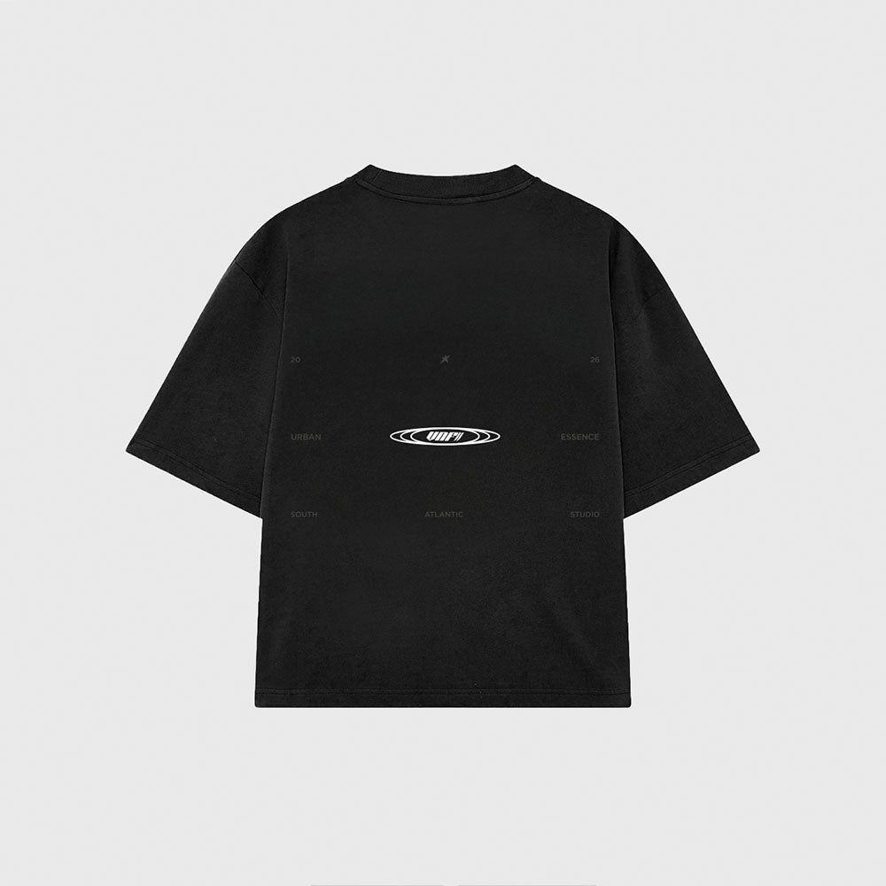 Remera negra oversize de algodón con estampa