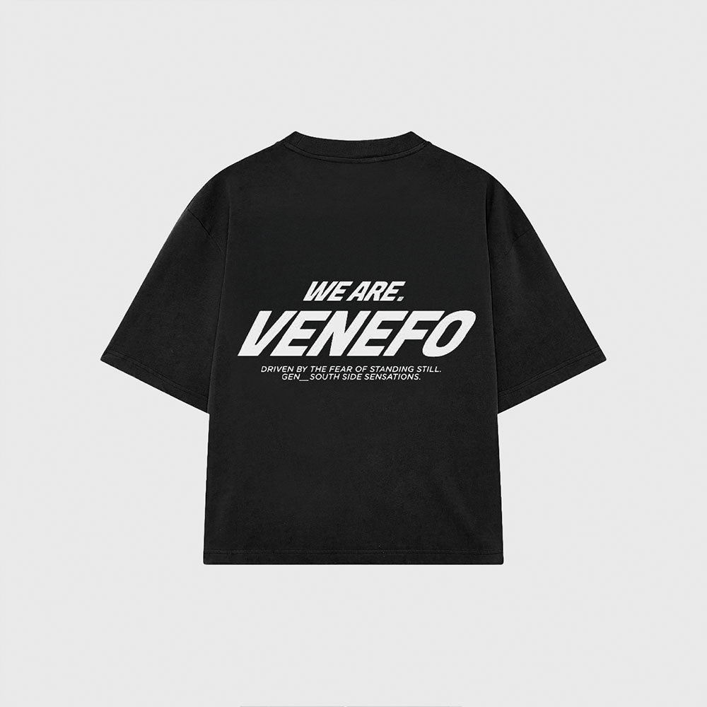 Remera negra oversize de algodón con estampa