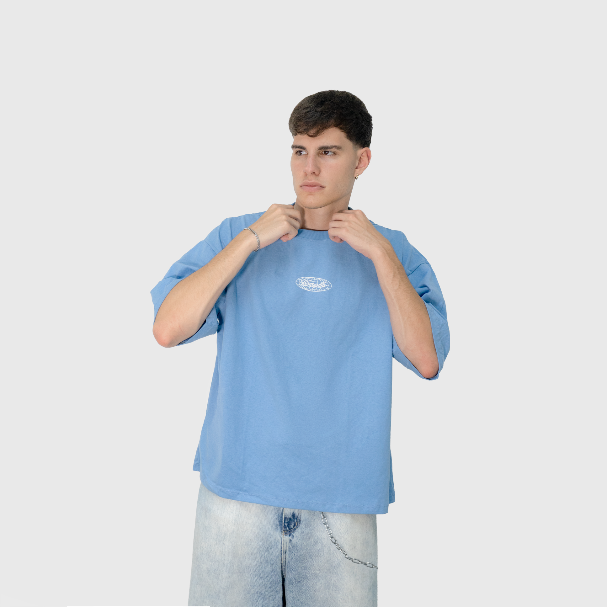 Remera Secret (Oversize) (Celeste)